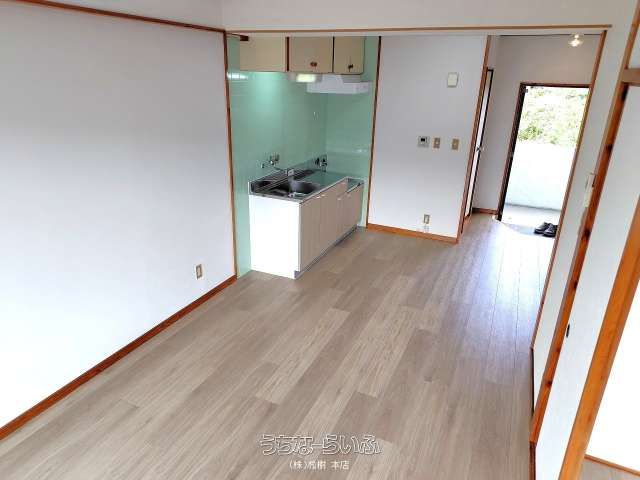 Renovated 2LDK Apartment for Rent in Ginowan, Okinawa - Thumbnail 4