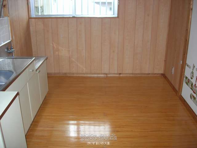 Maison Arakaki 201: 2DK Apartment for Rent in Naha, Okinawa - Thumbnail 4