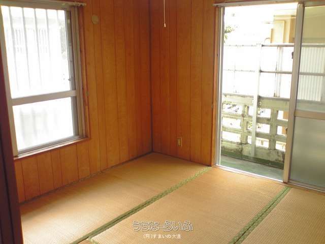 Maison Arakaki 201: 2DK Apartment for Rent in Naha, Okinawa - Thumbnail 2