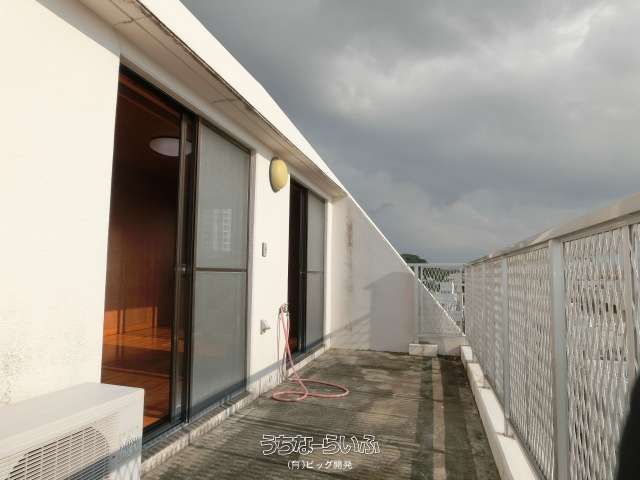 5LDK Top Floor Apartment for Rent in Naha, Okinawa - Thumbnail 2