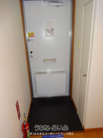 Leopalace Tomigusuku 202: Furnished 1K Apartment for Rent in Okinawa - Thumbnail 2