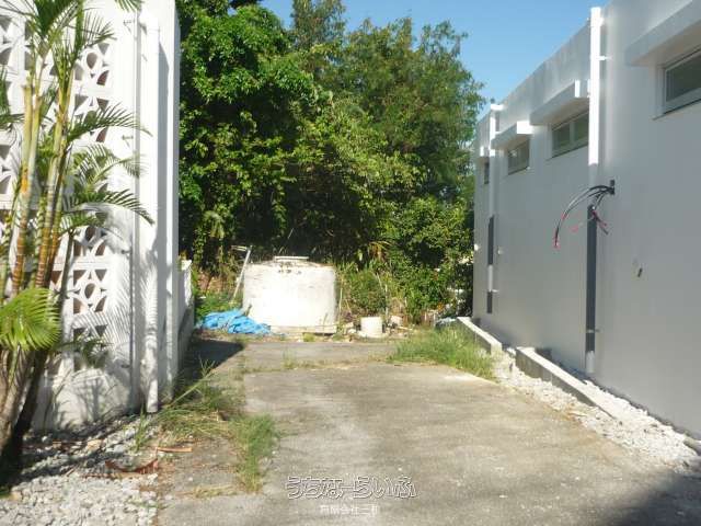2140万円 Land for Sale in Uruma City, Okinawa - 710m² - Thumbnail 3
