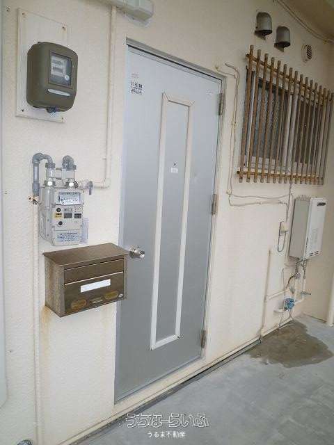 1LDK Apartment for Rent in Ginowan, Okinawa - Maeiso Building - Thumbnail 2