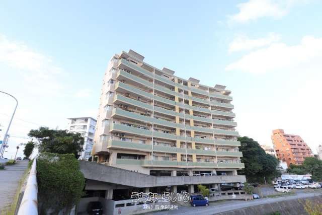 4LDK Condo for Sale in Urasoe, Okinawa with Panoramic Views - Thumbnail 3