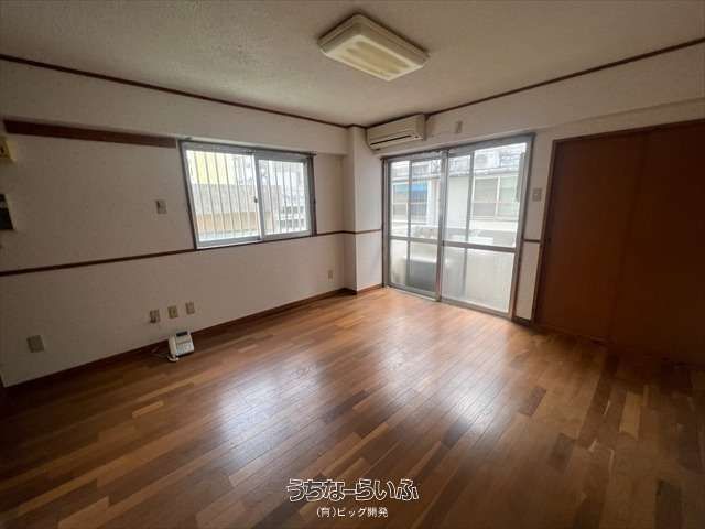 Studio Apartment for Rent in Naha, Okinawa - Near Asato Station - Thumbnail 3