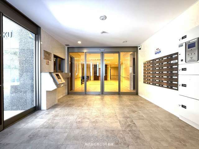 Renovated 2LDK Corner Apartment in Naha's Lions Hills Oroku - Thumbnail 4