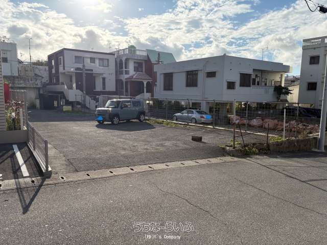 127.23m² Land Plot for Sale in Okinawa City's Uwaji - Thumbnail 2