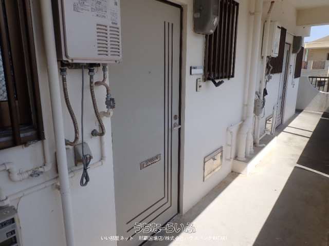 Coco Arte 302: Pet-Friendly 1R Apartment for Rent in Naha, Okinawa - Thumbnail 3