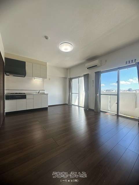 Pet-Friendly 1LDK Apartment in Naha with Auto-Lock & Free Wi-Fi - Thumbnail 4
