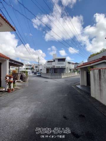 1082 sqm Land with Ocean Views for Sale in Chatan, Okinawa - Thumbnail 3
