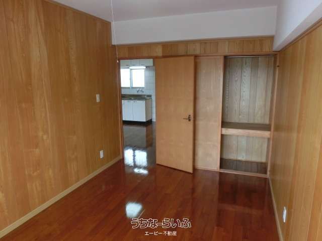 Co-op Miyagi 401: 2DK Apartment for Rent in Yomitan, Okinawa - Thumbnail 4