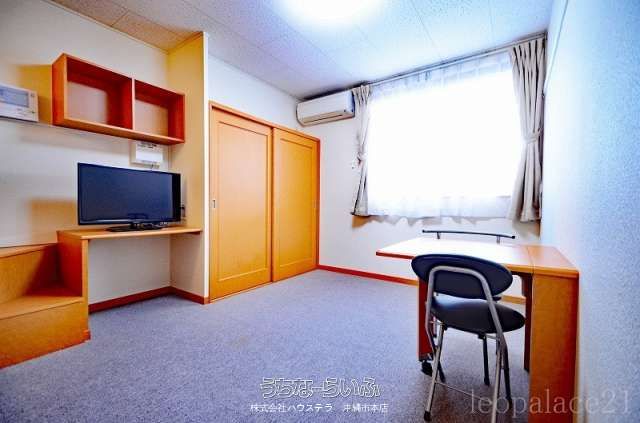 Leopalace HIDE 102: Furnished 1K Apartment for Rent in Okinawa City - Thumbnail 2