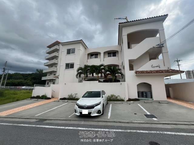 Rycom 6-Year-Old Investment Apartment for Sale in Kitakagusuku - Image 1
