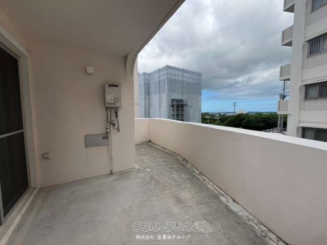 Rycom 6-Year-Old Investment Apartment for Sale in Kitakagusuku - Thumbnail 3