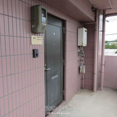 3LDK Corner Apartment for Rent in Okinawa City, Hiyagon - Thumbnail 2