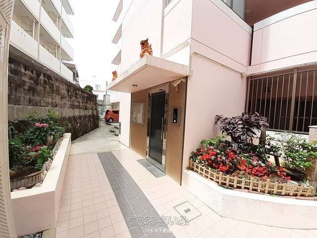Modern 1K Apartment for Rent in Urasoe, Okinawa - Thumbnail 4