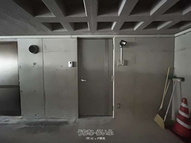 Sun House 3F: 3LDK Family Apartment for Rent in Urasoe, Okinawa - Thumbnail 4
