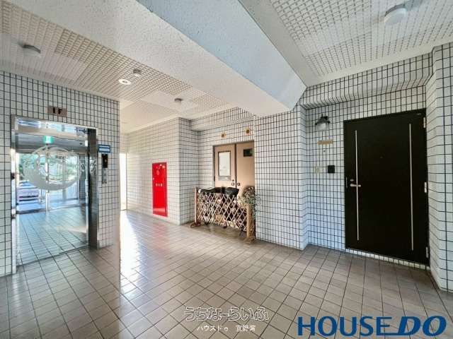 3LDK Apartment with 2 Parking Spaces in Ginowan, Okinawa - Thumbnail 3