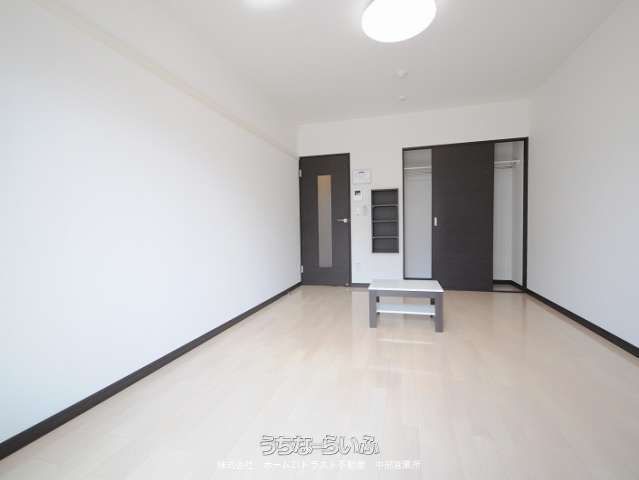 Leonext Ma 205: Furnished 1K Apartment for Rent in Okinawa City - Thumbnail 3