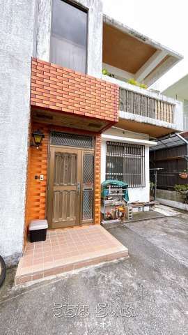Ginowan City Two-Story House for Sale with Rental Income Potential - Thumbnail 3
