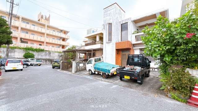 Ginowan City Two-Story House for Sale with Rental Income Potential - Thumbnail 4