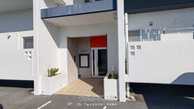 Lachaleur 303: Spacious 3LDK Apartment for Rent in Tomigusuku - Thumbnail 2