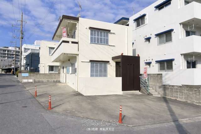 Ocean View 2LDK House for Sale in Yomitan, Okinawa - Thumbnail 3