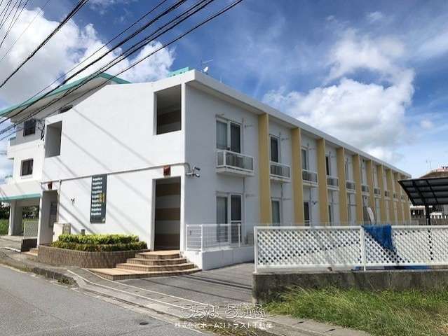Leopalace Nishihara 210: Furnished 1K Apartment for Rent in Okinawa - Thumbnail 2