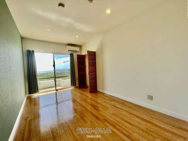Ocean View 3LDK Apartment for Rent in Yomitan Village, Okinawa - Thumbnail 2