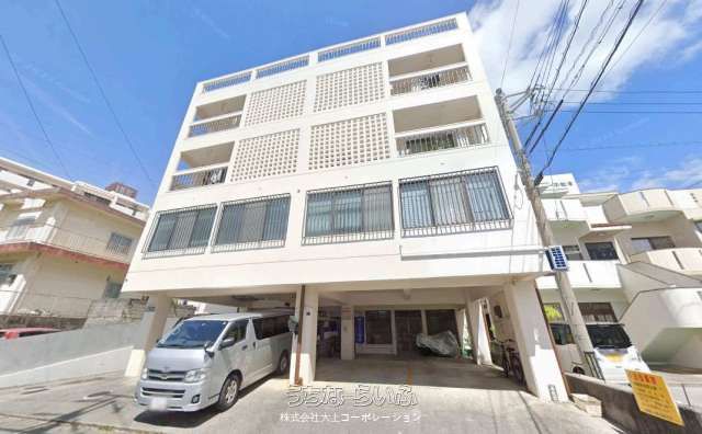 14-Room Investment Apartment for Sale in Urasoe, Okinawa - Thumbnail 2