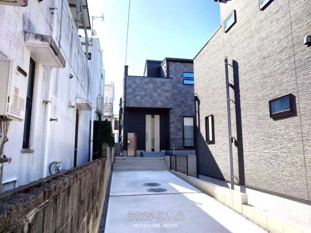 New 4LDK House for Sale in Ganaha, Tomigusuku, Okinawa - Thumbnail 2