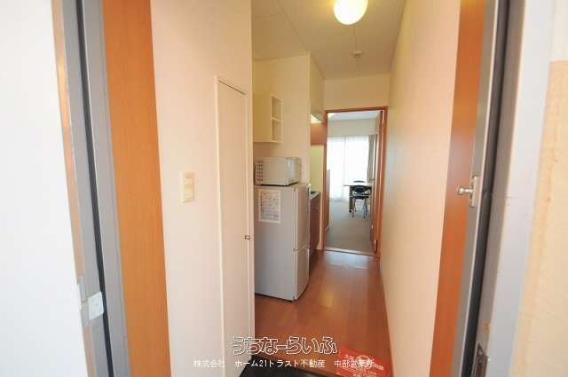 Leopalace Ryukyu 305: Furnished 1K Apartment for Rent in Okinawa City - Thumbnail 4