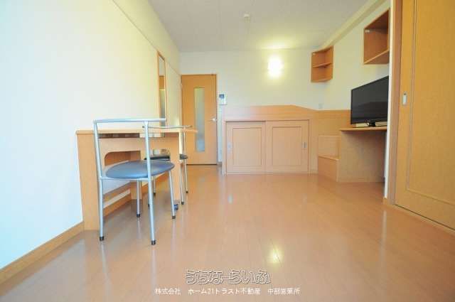 Leopalace Ryukyu 305: Furnished 1K Apartment for Rent in Okinawa City - Thumbnail 3