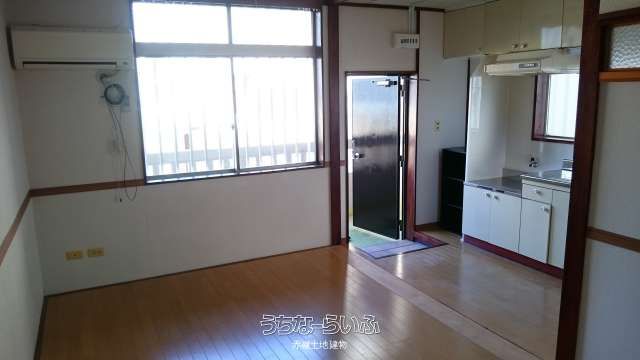 1R Apartment for Rent in Naha, Okinawa - Near Monorail - Thumbnail 2