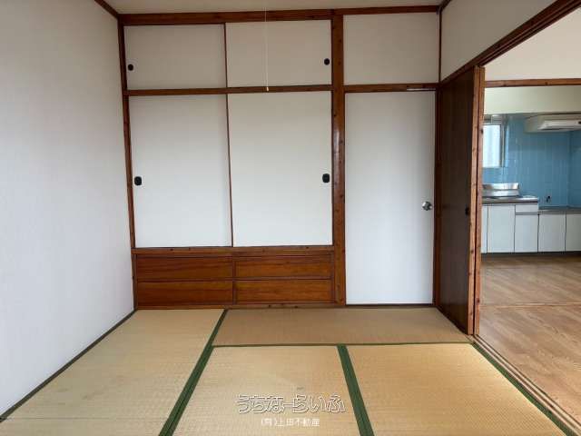 2DK Apartment for Rent in Urasoe City, Okinawa - 40,000 Yen - Thumbnail 2