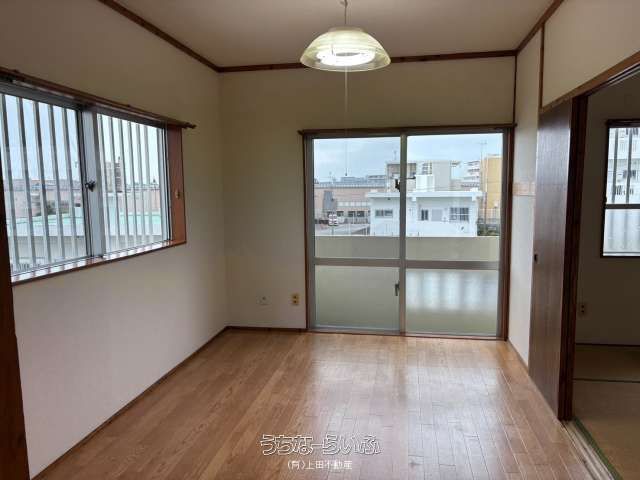 2DK Apartment for Rent in Urasoe City, Okinawa - 40,000 Yen - Thumbnail 3