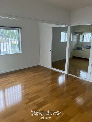 1DK Apartment for Rent in Naha, Okinawa - Spacious 10 Mat Room - Thumbnail 4
