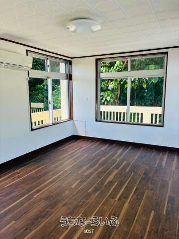 Spacious Hilltop Office/Living Space for Sale in Nanjo City, Okinawa - Thumbnail 3