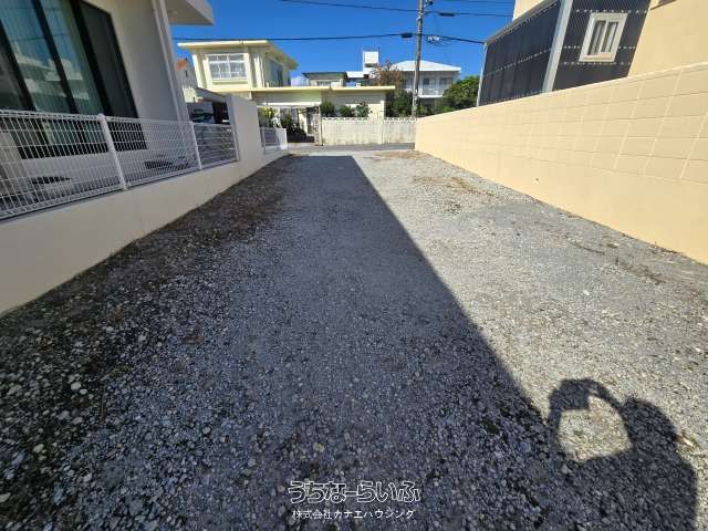 Large 1198 sqm Land Plot for Sale in Yomitan Village, Okinawa - Thumbnail 3