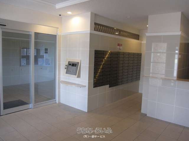 4LDK Ocean View Apartment for Rent in Naha, Okinawa - Thumbnail 2