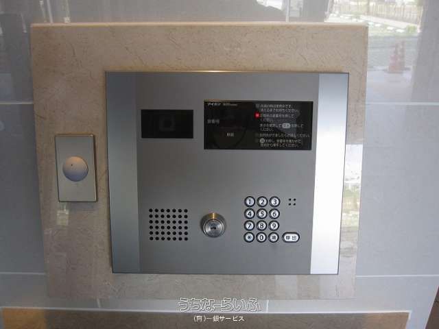 4LDK Ocean View Apartment for Rent in Naha, Okinawa - Image 1