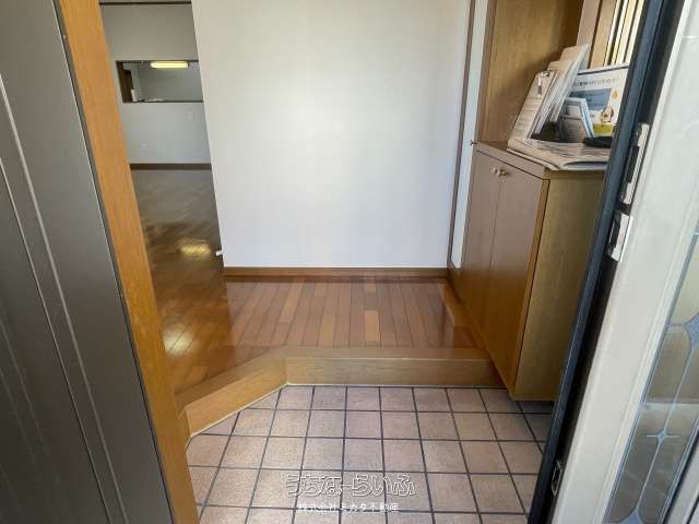 4LDK House with Japanese Room & 2 Car Parking in Ginowan, Okinawa - Thumbnail 4