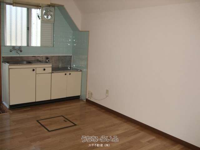 1R Apartment for Rent in Urasoe, Okinawa - Chinen Heights I - Thumbnail 4