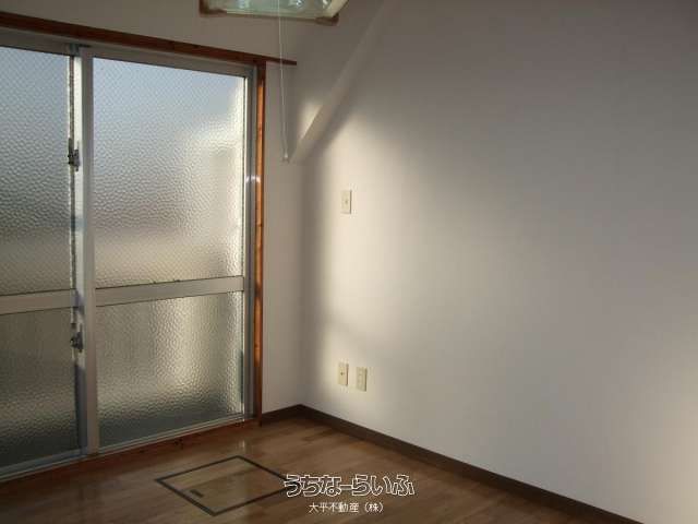 1R Apartment for Rent in Urasoe, Okinawa - Chinen Heights I - Thumbnail 2