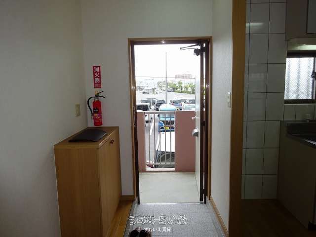 Seaside View Higashi 102: 2LDK Apartment for Rent in Uruma, Okinawa - Thumbnail 4
