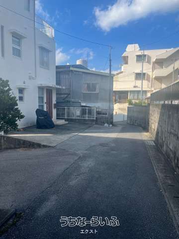 163.01 sqm Land for Sale in Naha's Tsuboya Pottery District - Thumbnail 2