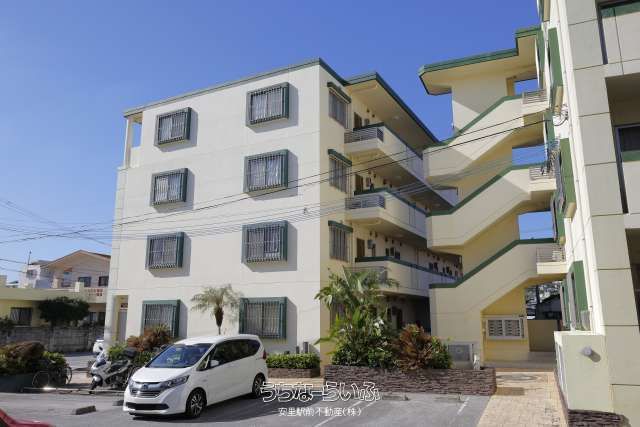 Villa Regulus II 1LDK Apartment for Rent in Okinawa City - Thumbnail 2