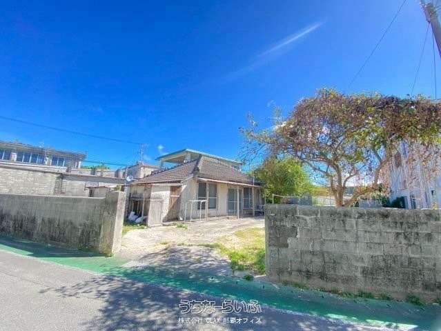 2DK House on 560m² Land in Ie Village, Okinawa | 11 Million Yen - Thumbnail 2