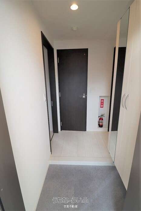 Pet-Friendly 1LDK Apartment Near Furujima Station, Naha - Thumbnail 3