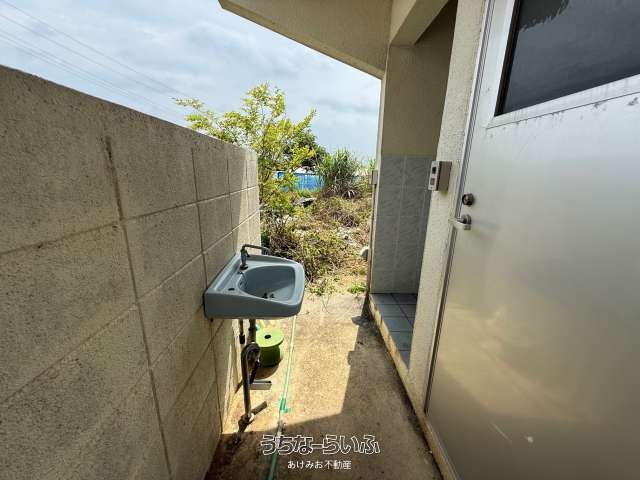 Spacious 145 Tsubo Property with Large Garden in Nakijin, Okinawa - Thumbnail 2